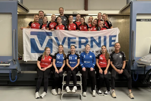 Vernie trotse kledingsponsor van HV Tornado A1 & A2