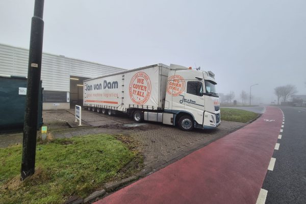 WhatsApp Image 2025-12-05 at 11.33.48